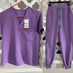 Figs Catarina scrub top, high-waisted Zamora joggers, XS, Lilac Dawn